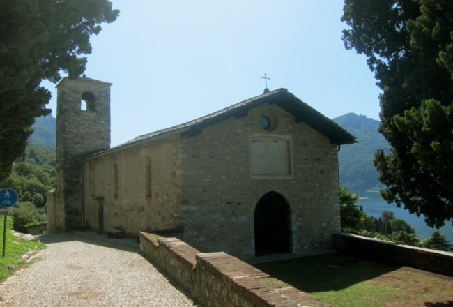 chiesa di san giorgio sul sentiero del viandante