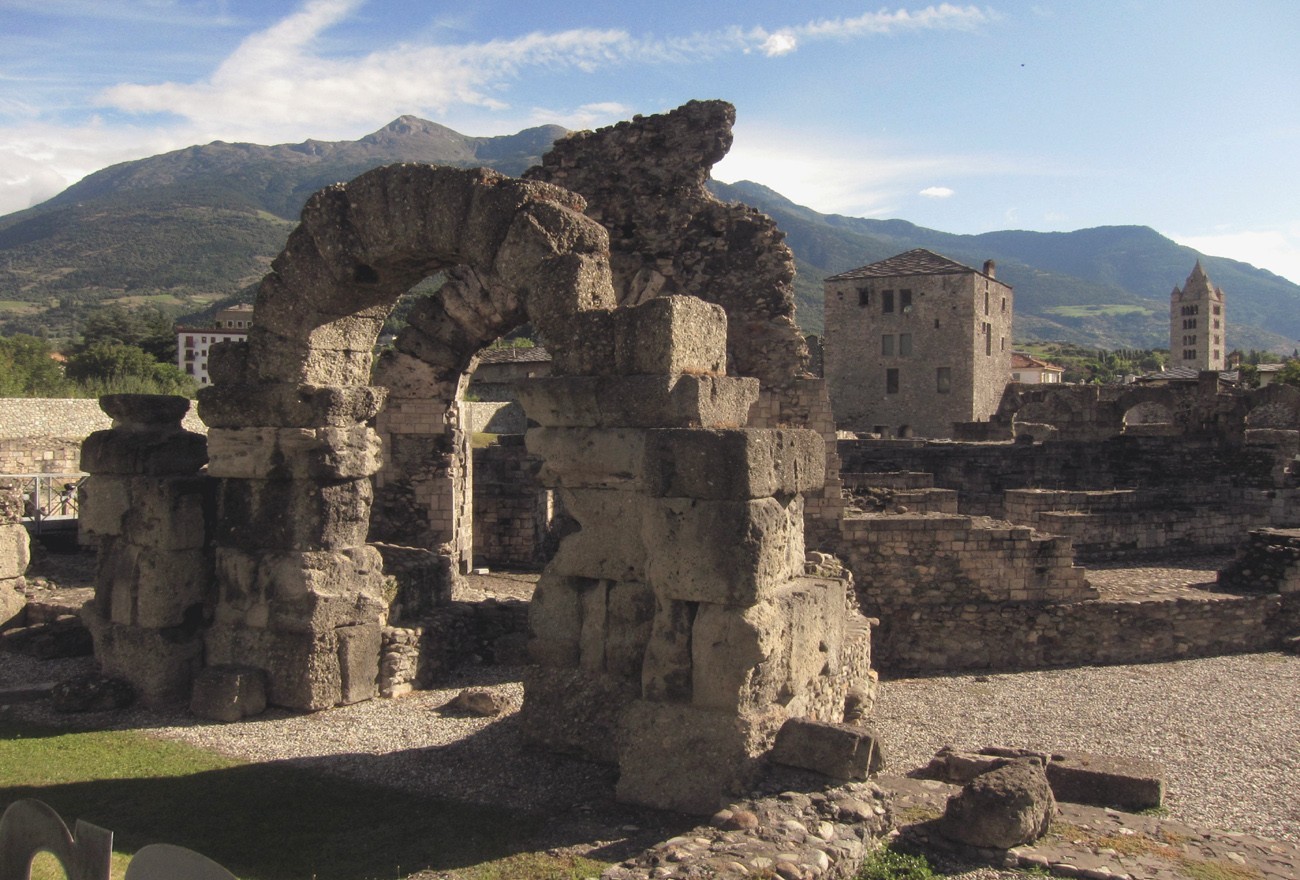 resti-teatro-romano-aosta.